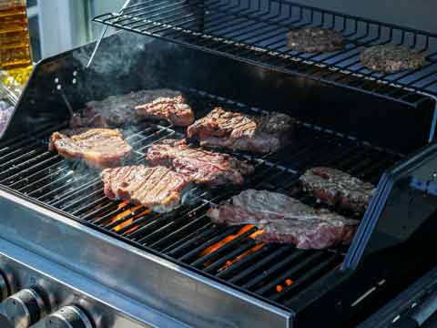 Botsing Flitsend getuigenis Gas bbq, zeker niet de meest populaire manier om te grillen.